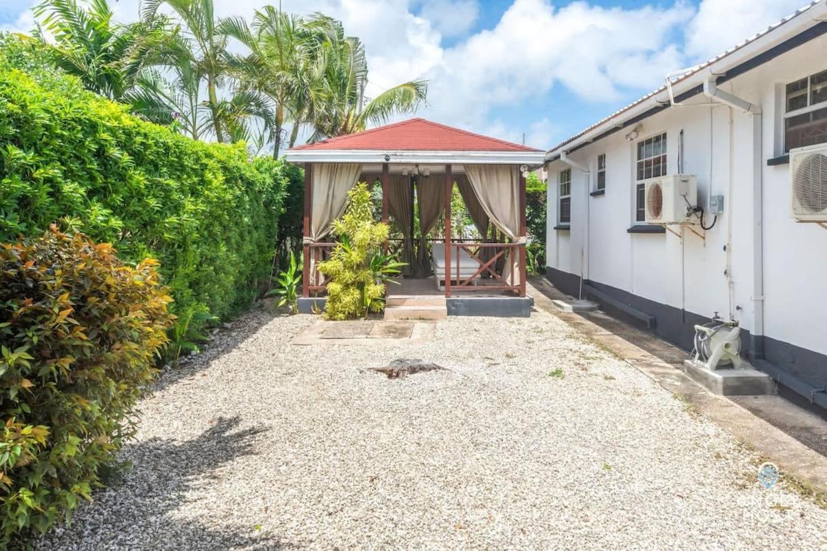 Beachy Cottage I Kitchen I Wi-Fi I Shaded Cabana I Parking サンフィリップ エクステリア 写真
